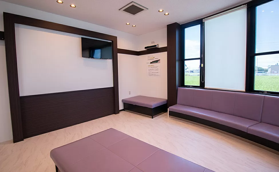 すぎの大人こどもクリニック待合室